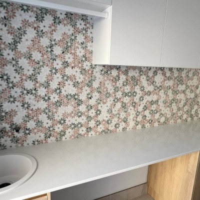 Fiori Di Marmo Rosa, Verdi & Thassos Tumbled Mosaic - Image 5