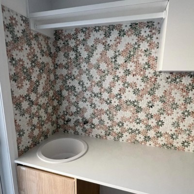 Fiori Di Marmo Rosa, Verdi & Thassos Tumbled Mosaic - Image 6